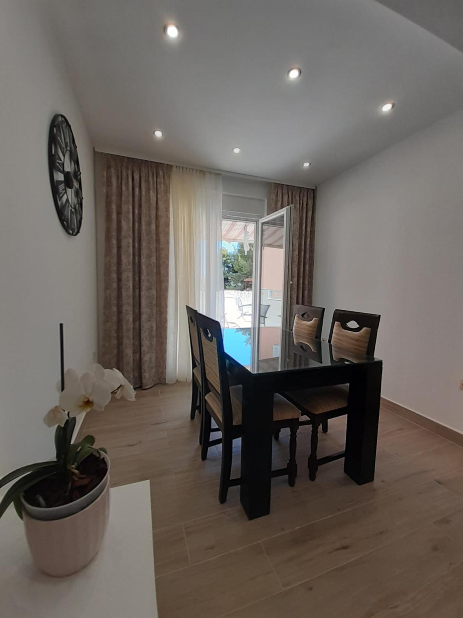 Apartment Lucky With Jacuzzi 트로기르 객실 사진